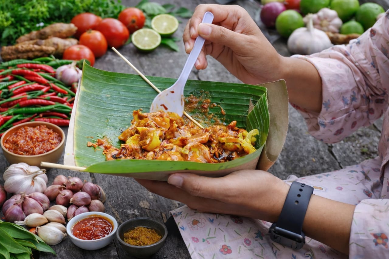 Sarapan Legendaris dari Pikul Jalanan yang Menjadi Ikon Kota